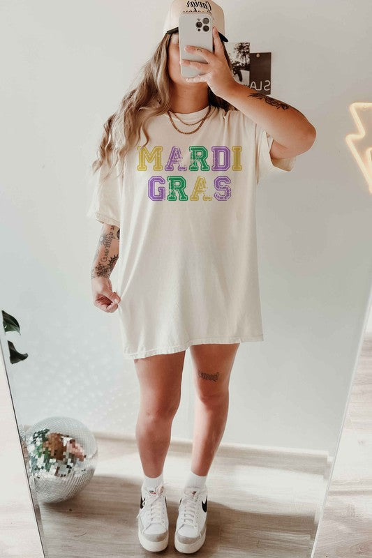 MARDI GRAS OVERSIZED GRAPHIC TEE